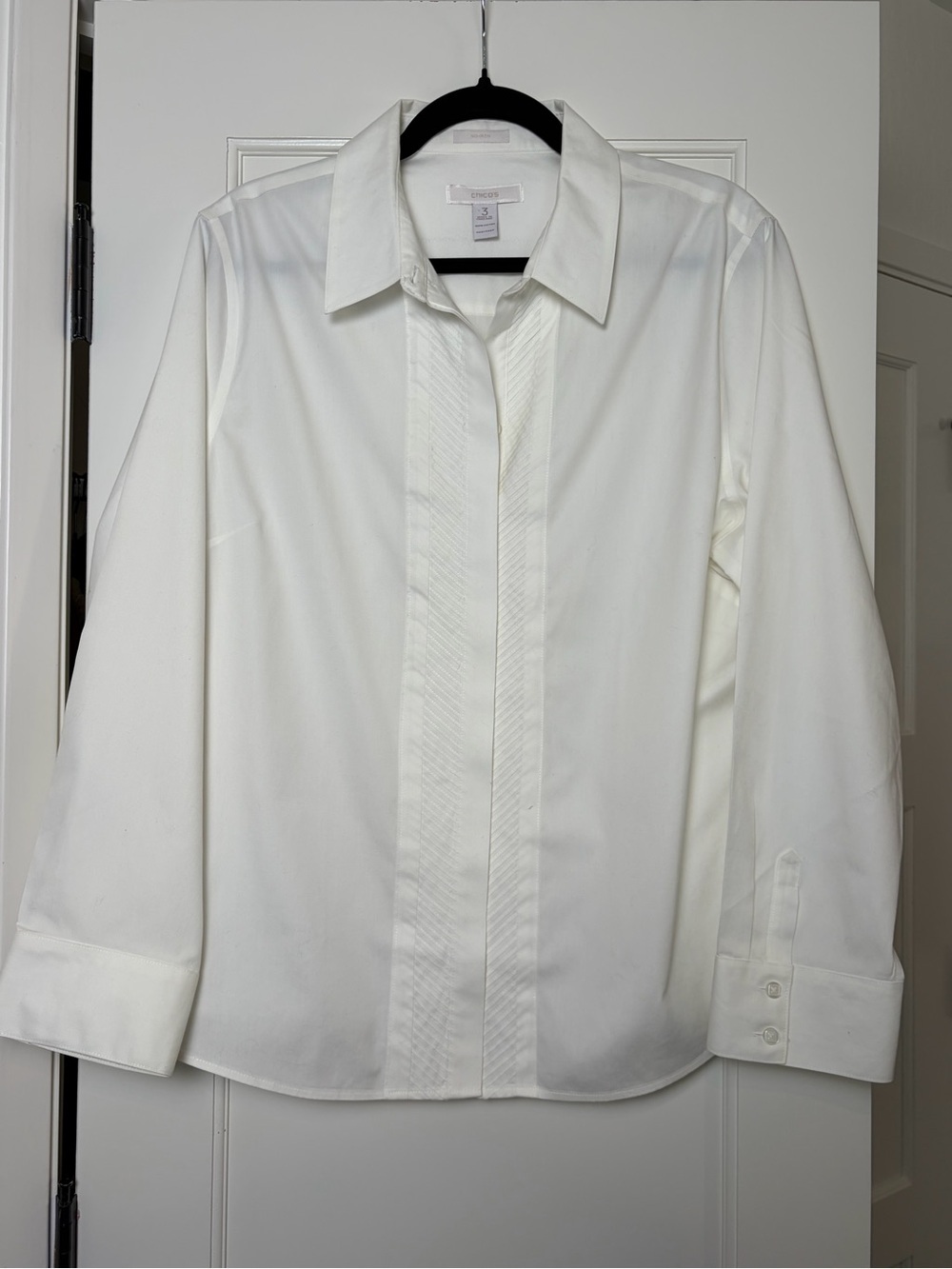 Chicos White Button Down Tuxedo Shirt (3/Large)